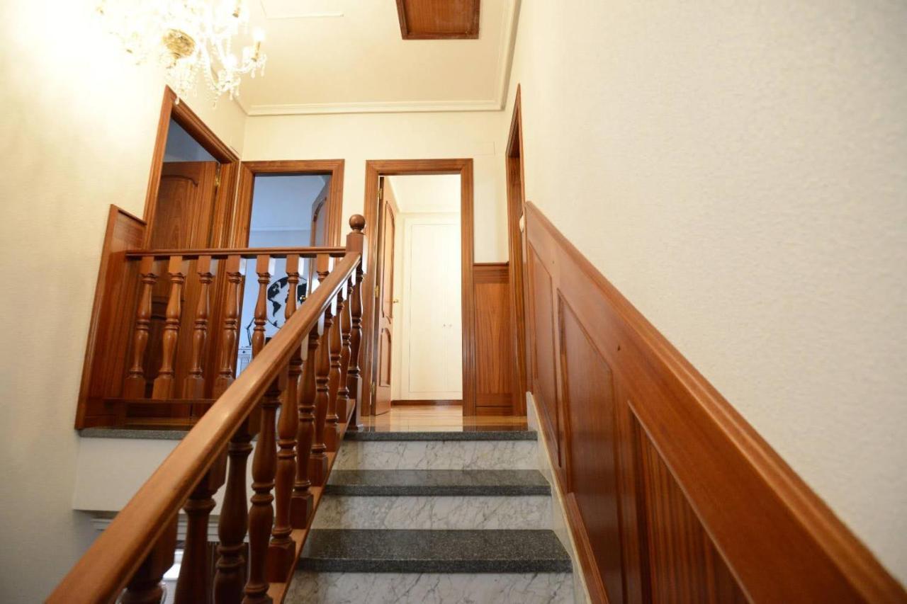 Вилла Housing Leon Casa Con Jardin Экстерьер фото