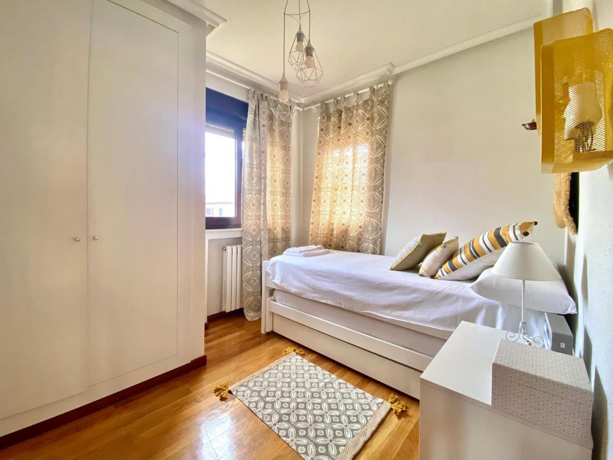 Вилла Housing Leon Casa Con Jardin Экстерьер фото